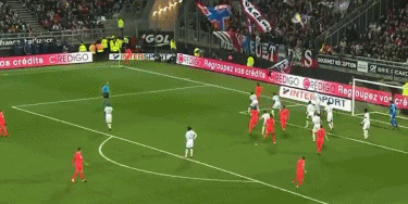 要来切尔西了？哈维-西蒙斯社媒简介删除RB莱比锡字样