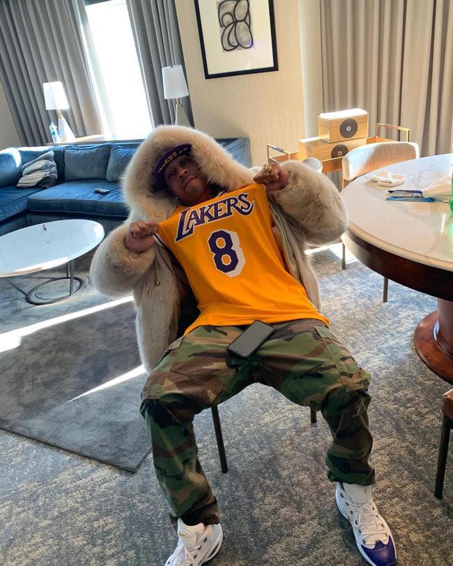 一场0：0让邵佳一收获最大发现 国足新门神诞生 3老将可以退役了（0-0一役让邵佳一有重大收获：国足新门神横空出世，三名老将该退役了）