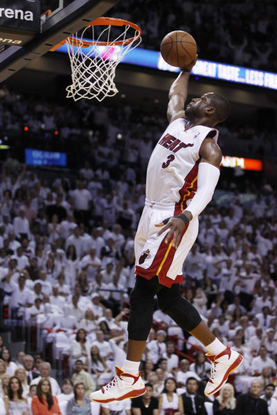 罗马2-0格拉斯哥流浪者，苏莱破门，佩莱格里尼建功（罗马2-0格拉斯哥流浪者：苏莱先拔头筹，佩莱格里尼锁定胜局）