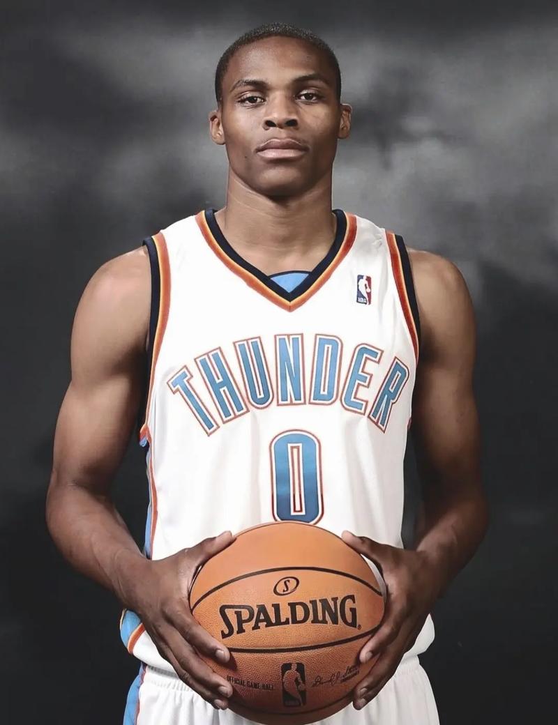 卡卡：对世界杯最美好的回忆是触碰奖杯；很期待新的赛制（卡卡：世界杯最难忘的瞬间是触碰大力神杯，期待新赛制）